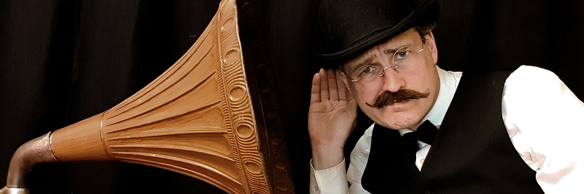 Erik with gramophone