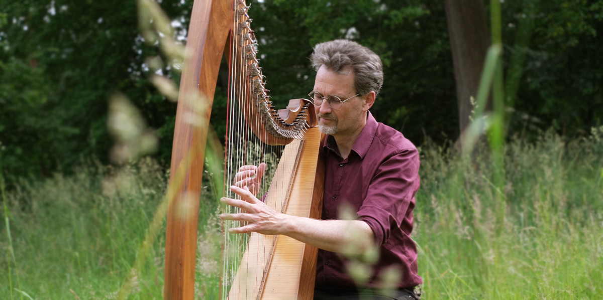 Erik Ask-Upmark playing Celtic harp