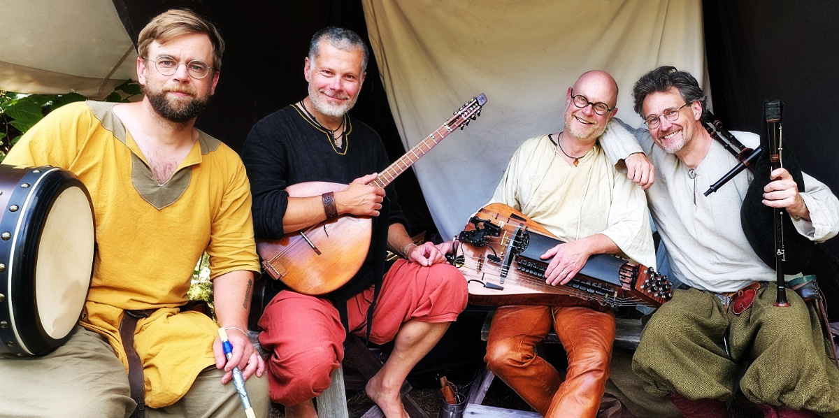 Erik Ask-Upmark performing medieval music