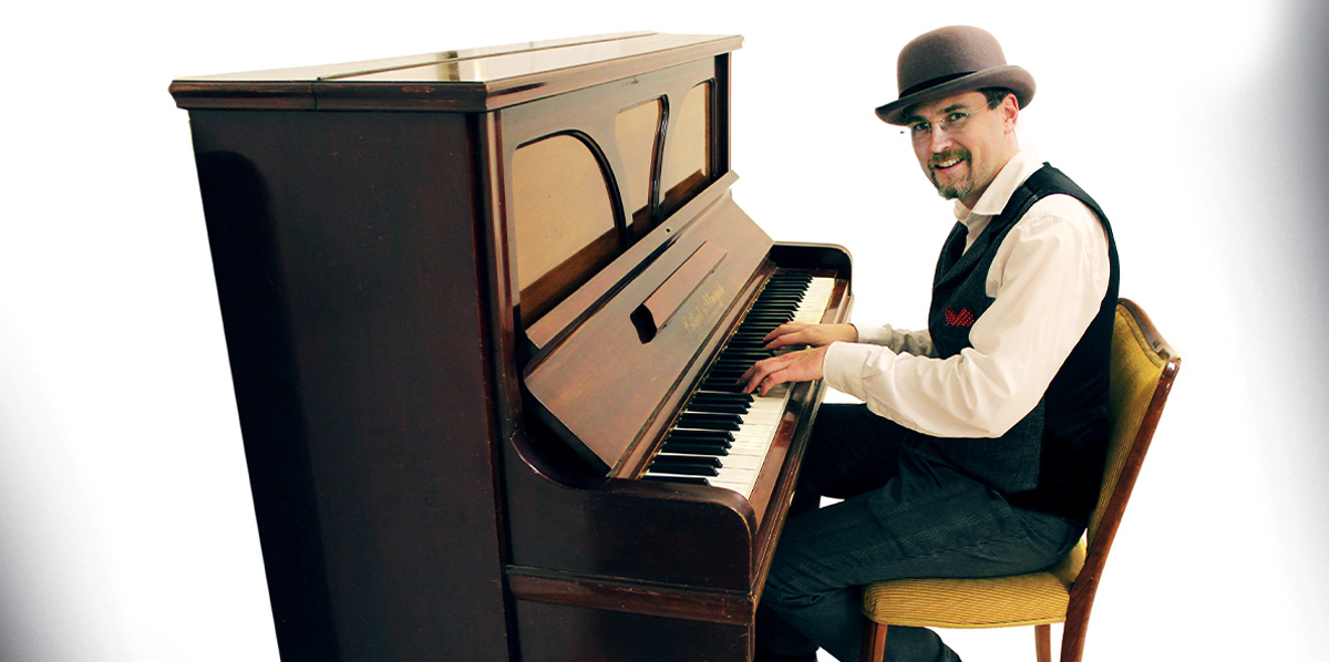 Erik Ask-Upmark with piano